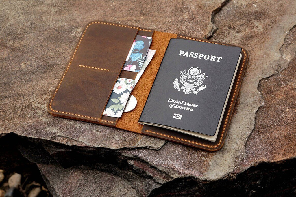 The Ultimate Guide to Choosing the Best Leather Passport Holder for Your Next Vacation