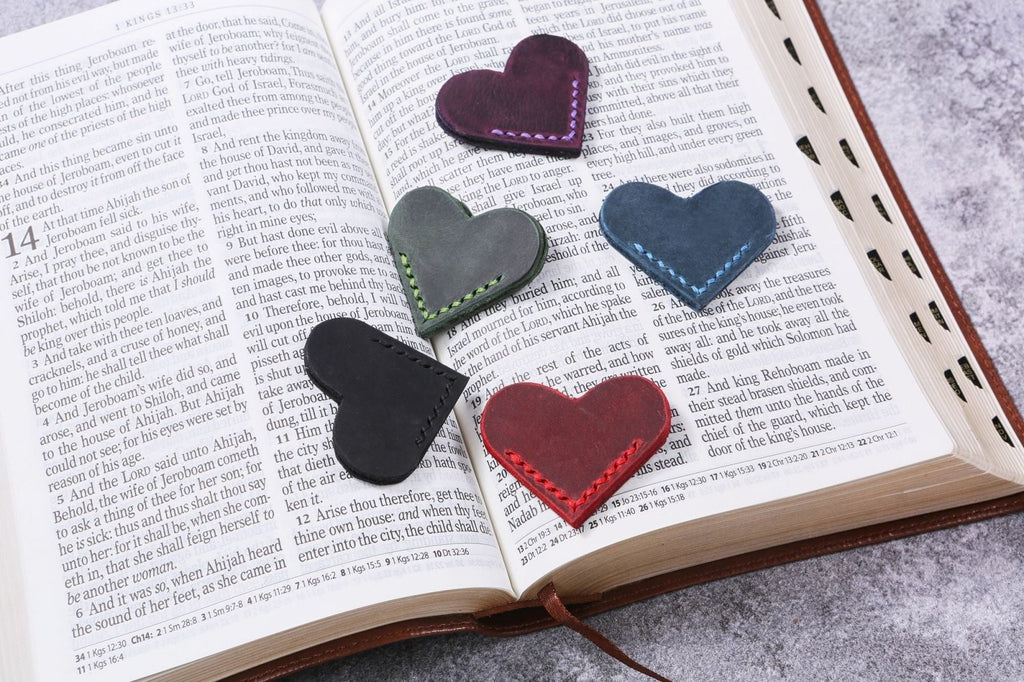 Gift for Bookworm - DMleather