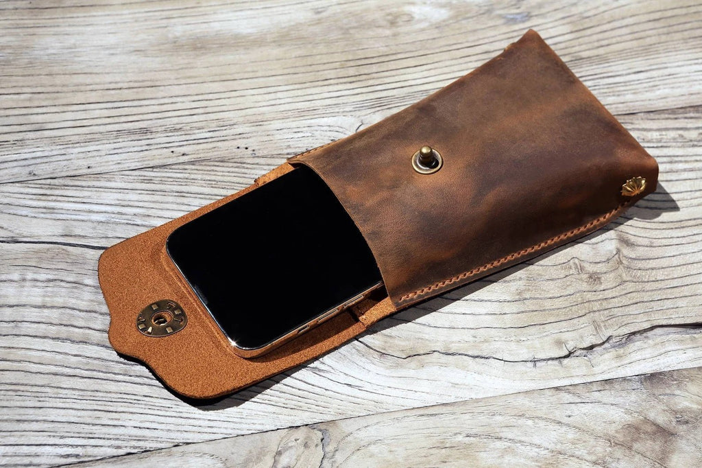 Leather cell phone holster , Phone case with belt loop