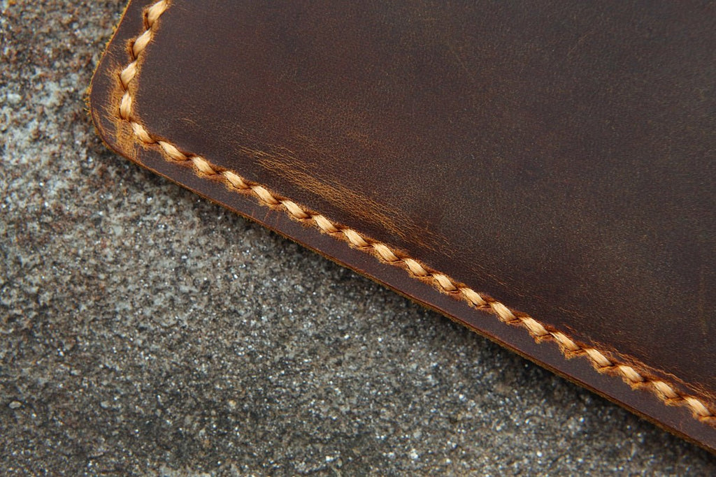 Personalized distressed leather men bifold wallet