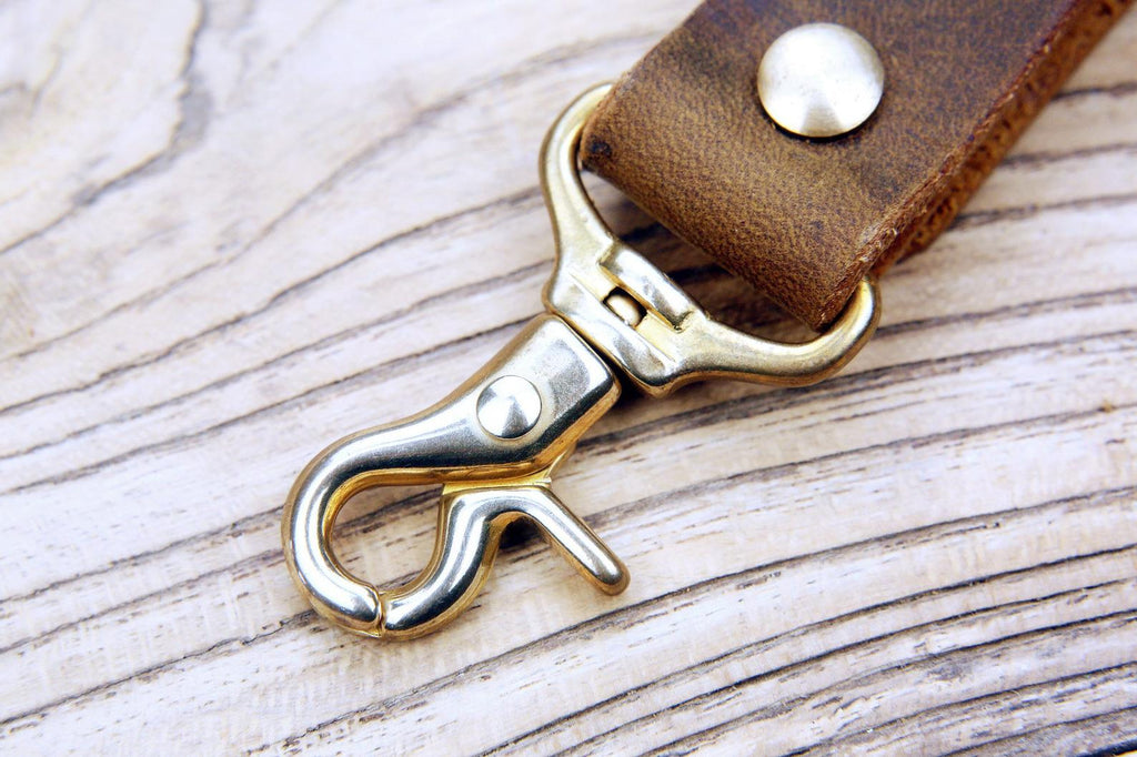 D&M Leather Studio Full Grain Leather Belt Key Holder / Distressed Leather Belt Hook Clip for Keys