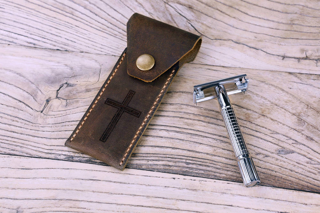 Personalized vintage distressed leather razor travel case